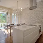 Upstays Republique Terrace 130M Apartment *