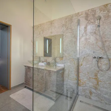 Immogroom - T5 De Standing - 130m - Terrace - Parking - Ac