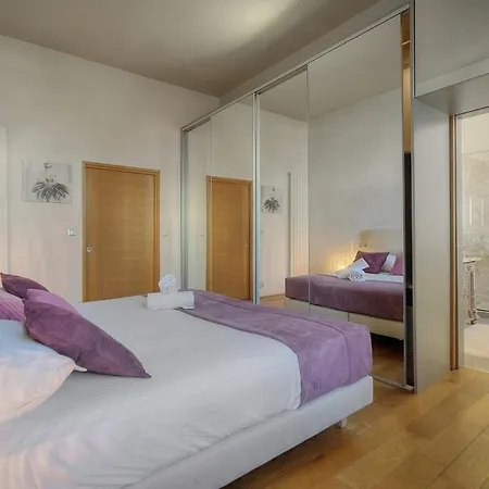 Immogroom - T5 De Standing - 130m - Terrace - Parking - Ac Daire *