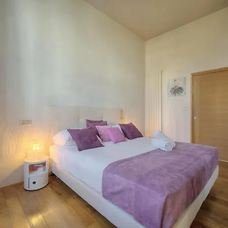 Upstays Republique Terrace 130m *